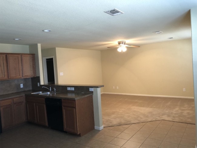 Building Photo - 21463 E Wallis Dr