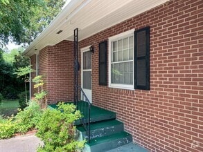 Building Photo - Historic Fisher Park Duplex