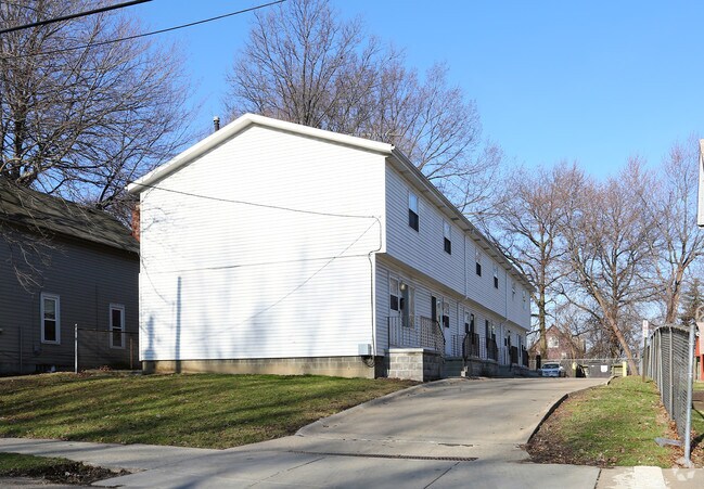 Primary Photo - 254-264 Sherman Ct