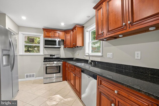 Building Photo - 10705 Lockridge Dr