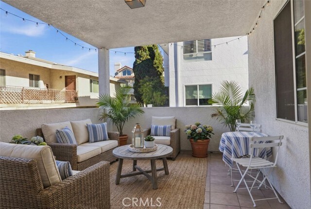 Building Photo - 200 N Catalina Ave