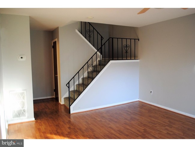 Building Photo - 316 Valley Forge Ct