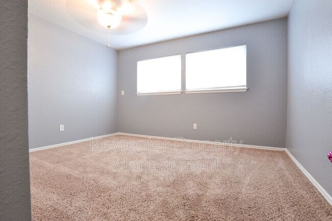 Building Photo - 10209 Shadowridge Dr