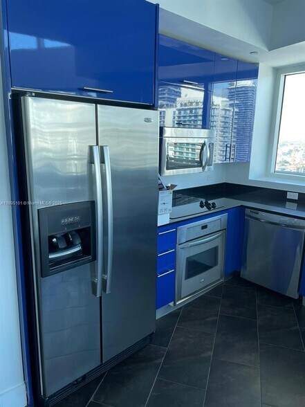 Building Photo - 60 SW 13th St