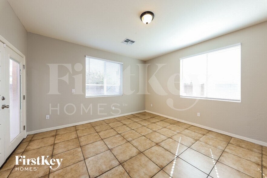 Building Photo - 4841 S 21st St