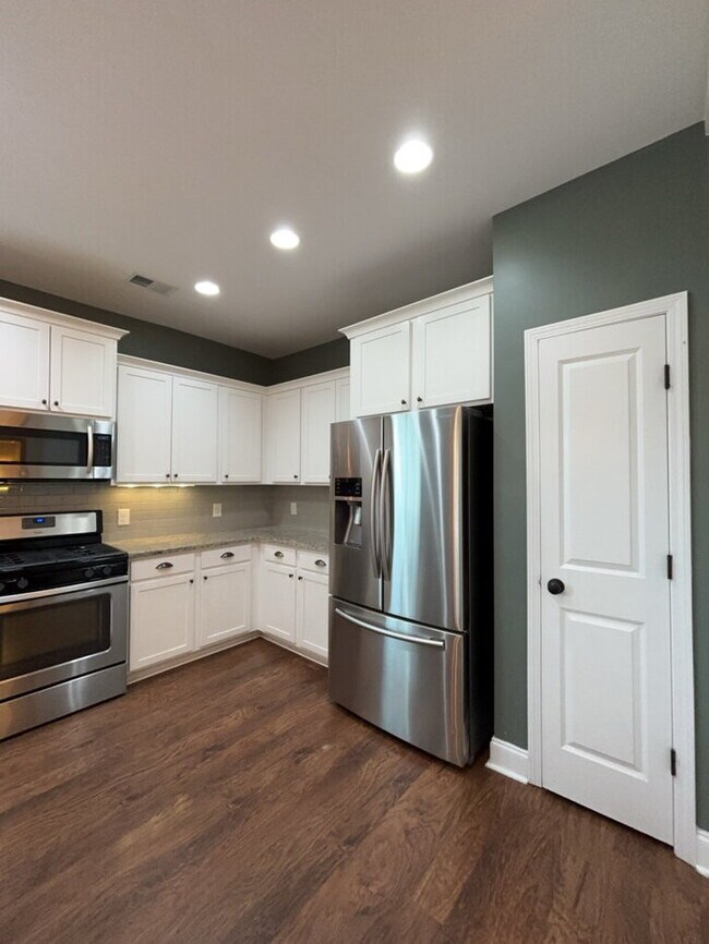 Building Photo - 373 Whispering Breeze Ln