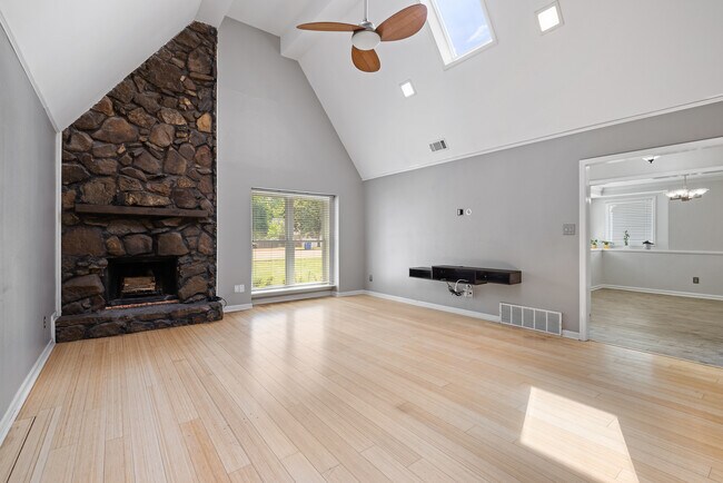 Building Photo - 1879 Corbin Rd