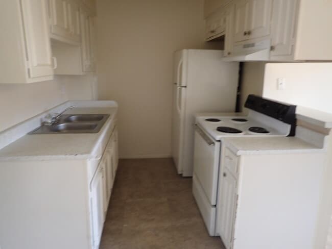 Building Photo - 3905 Flory Ave