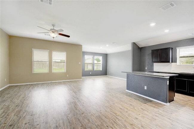 Building Photo - 21716 Windmill Ranch Ave