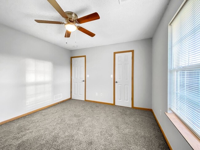 Building Photo - 3BR/2BA Home for Rent in Grain Valley, MO 64029 | Fenced Yard | Fireplace | Garage | Pet-Friendly