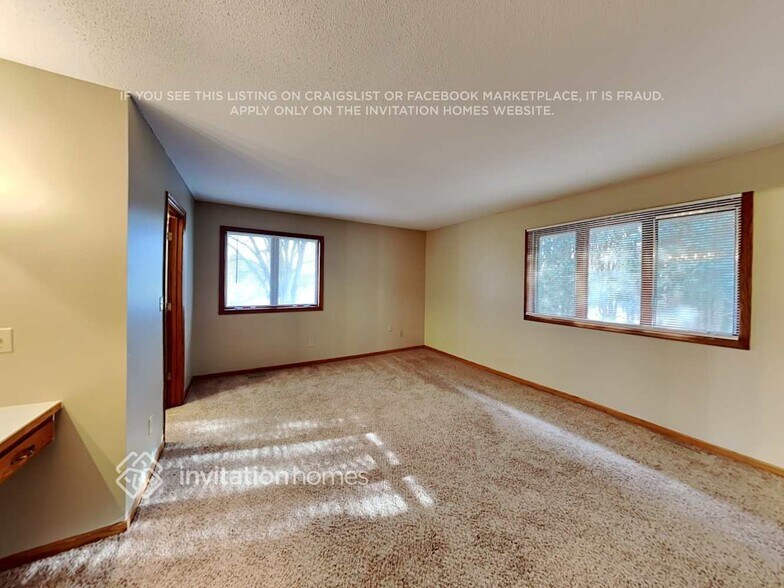 Building Photo - 1730 Atwater Path E