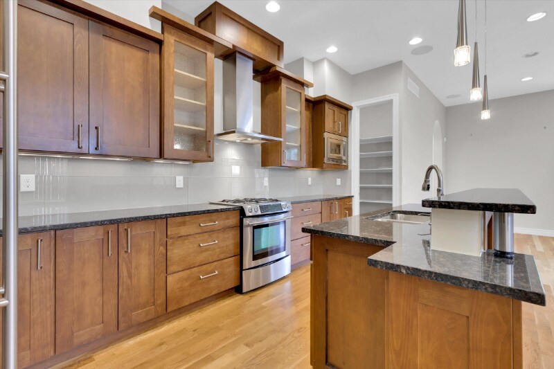 Building Photo - 595 S Corona St