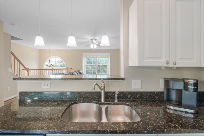 Building Photo - 405 Donelson Loop