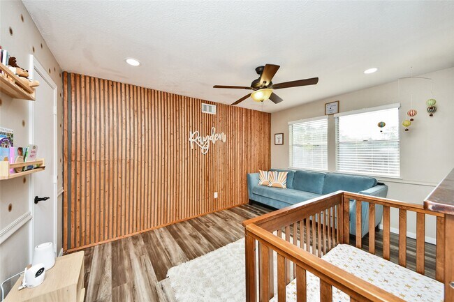 Building Photo - 12307 Lusterleaf Dr