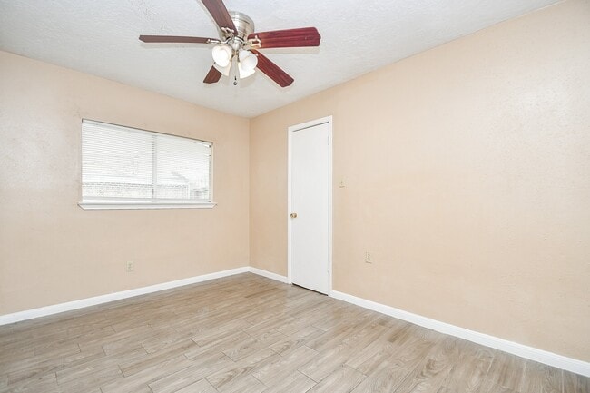 Building Photo - 11706 Spring Grove Dr