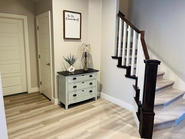 Building Photo - 2721 Hazel Dr