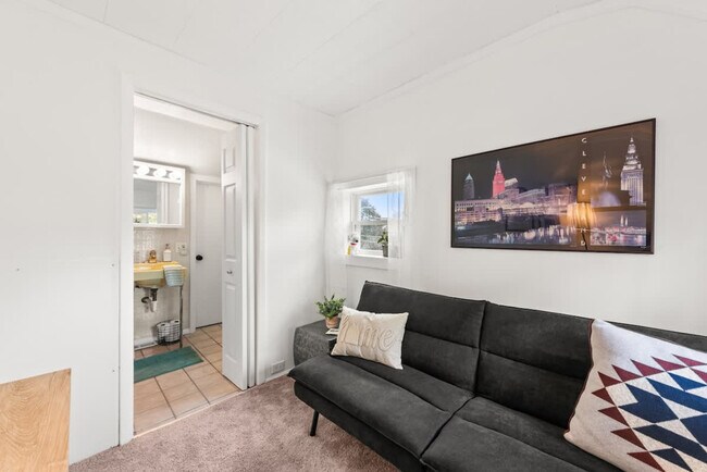 Building Photo - 3175 Rocky River Dr