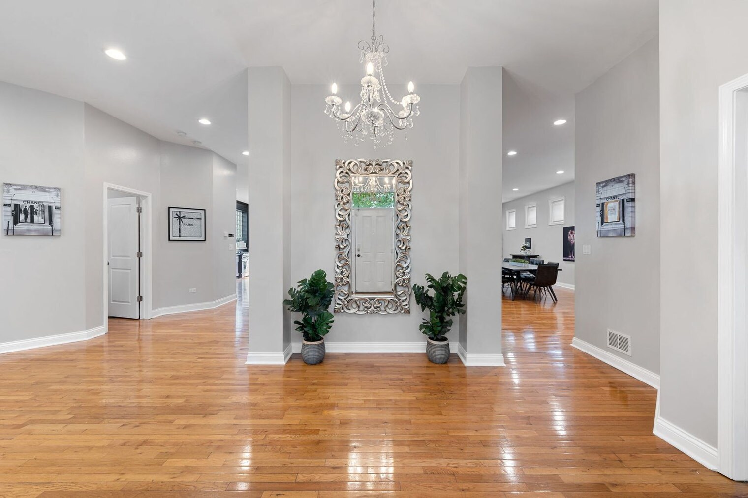 Building Photo - 2630 S Throop St