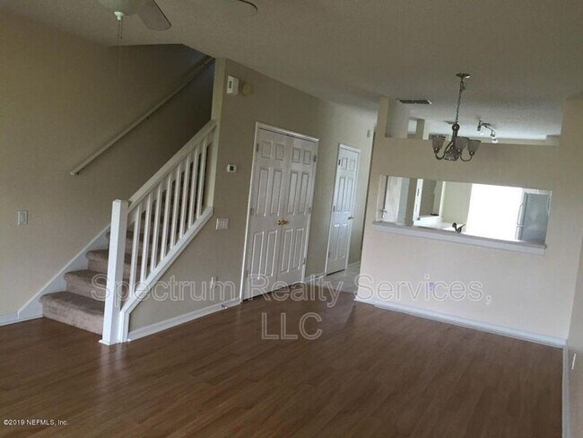 Building Photo - 12311 Kensington Lakes Dr