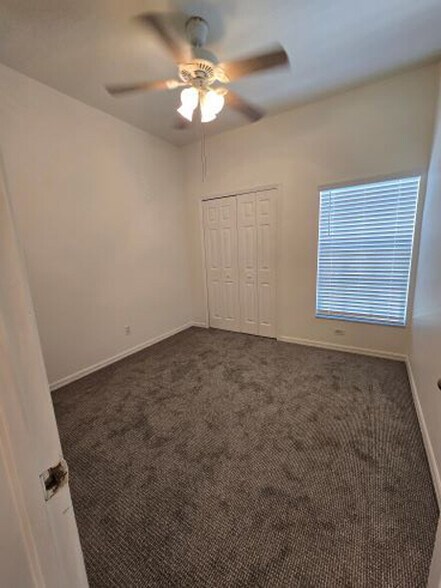 Building Photo - 10715 San Tropez Cir