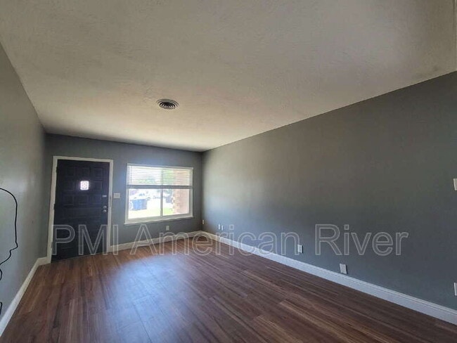 Building Photo - 1321 Oak Terrace Ct