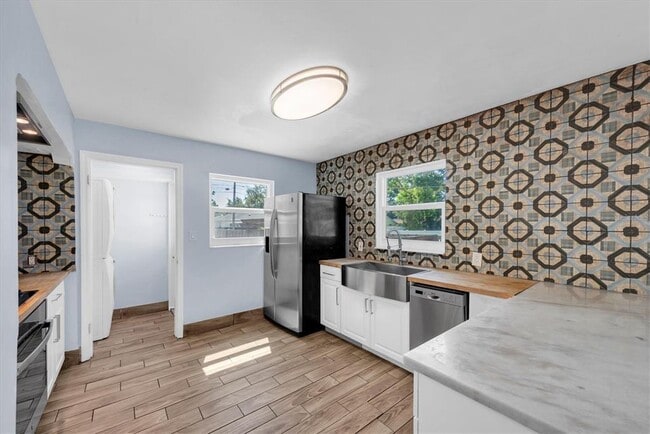 Building Photo - 1101 28th St N