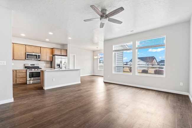 Building Photo - 6852 S Birch Creek Ave