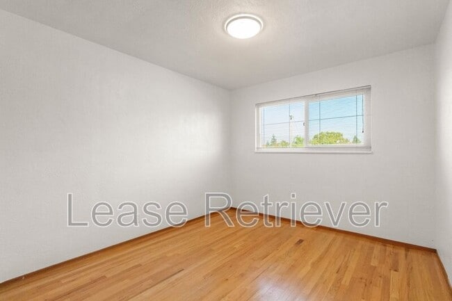 Building Photo - 1265 Slayton Dr