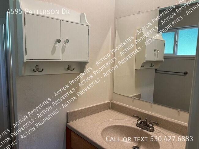Building Photo - 4595 Patterson Dr