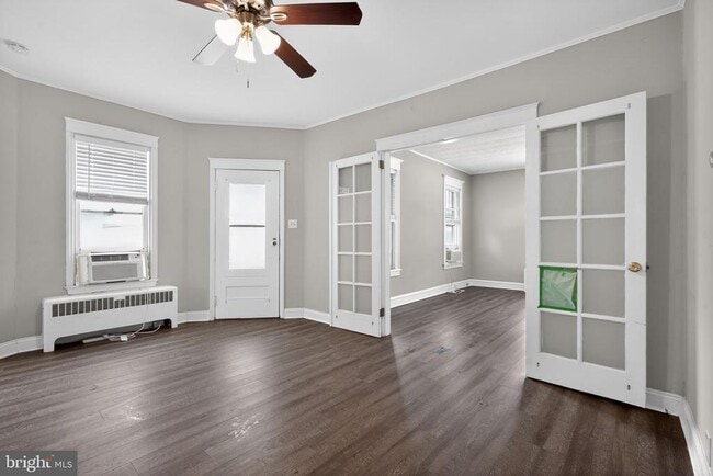 Building Photo - 127 7th Ave