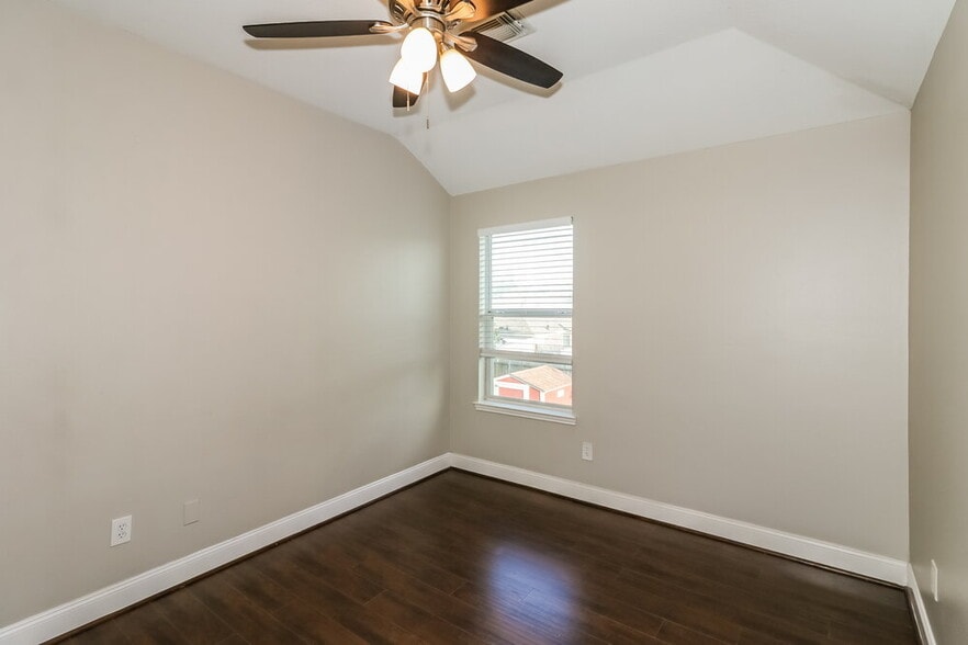 Building Photo - 2523 Flycatcher Cove Dr