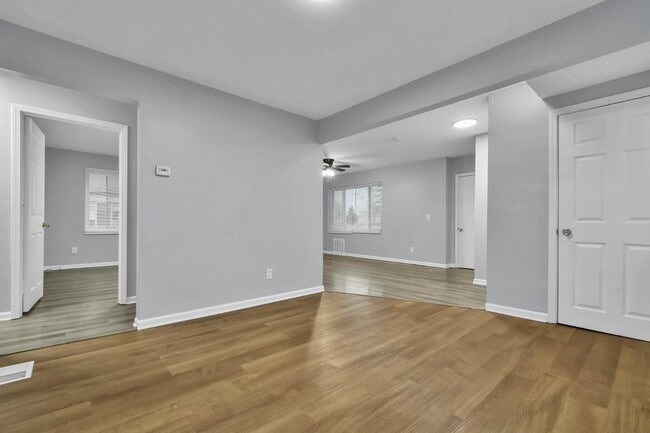 Building Photo - 162 S Powell Ave