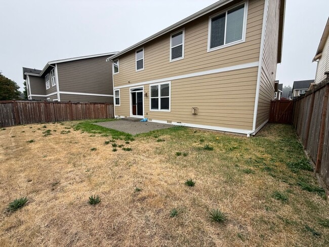 Building Photo - 7704 McKinley Loop NE