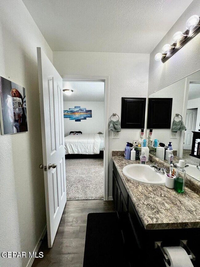 Building Photo - 749 Villa Romero Dr