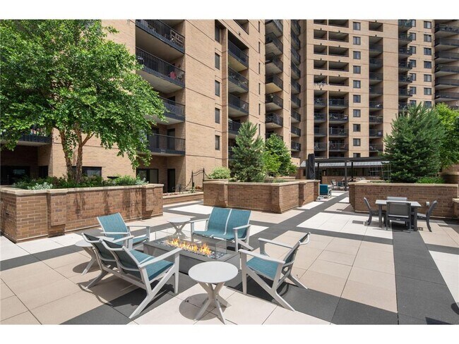 Building Photo - 20 NE 2nd St