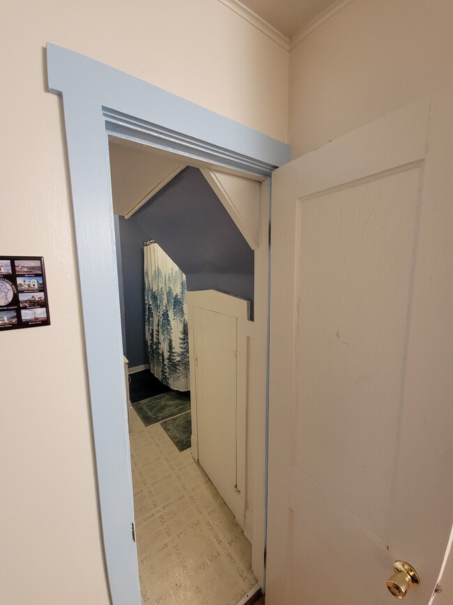 Building Photo - 211-212 W 13th St