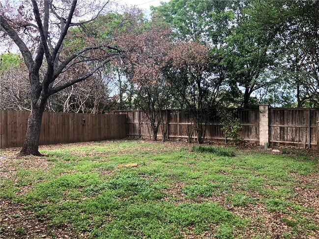 Building Photo - 7521 Peabody Dr
