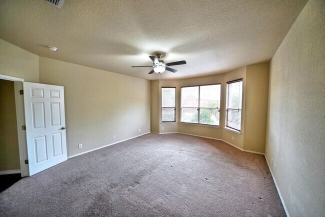 Building Photo - Gorgeous 5-Bedroom, 3.5-Bathroom Home Near...