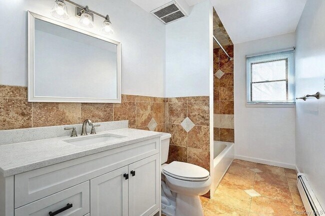 Building Photo - 82A 5th Ave