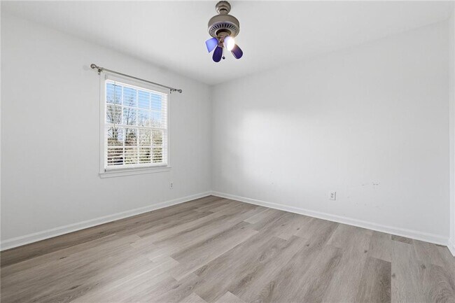 Building Photo - 1150 River Overlook Dr NW