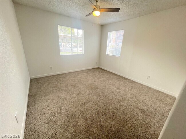 Building Photo - 221 Mission Newport Ln