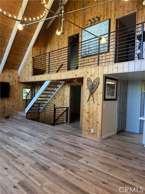 Building Photo - 956 Teakwood Dr