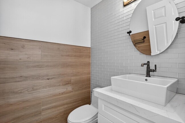 Building Photo - 1012 Fairfield Meadows Dr