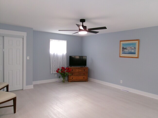 Building Photo - 3 Talbot Ave