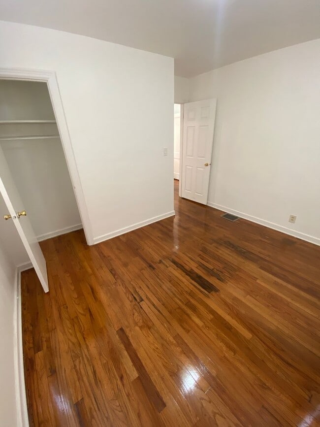 Building Photo - 2 Bedroom | 1 Bathroom Single-Family Home Near OSU – Pets Welcome!