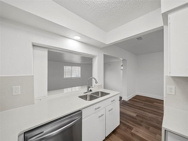 Building Photo - 1409 Morrison Dr