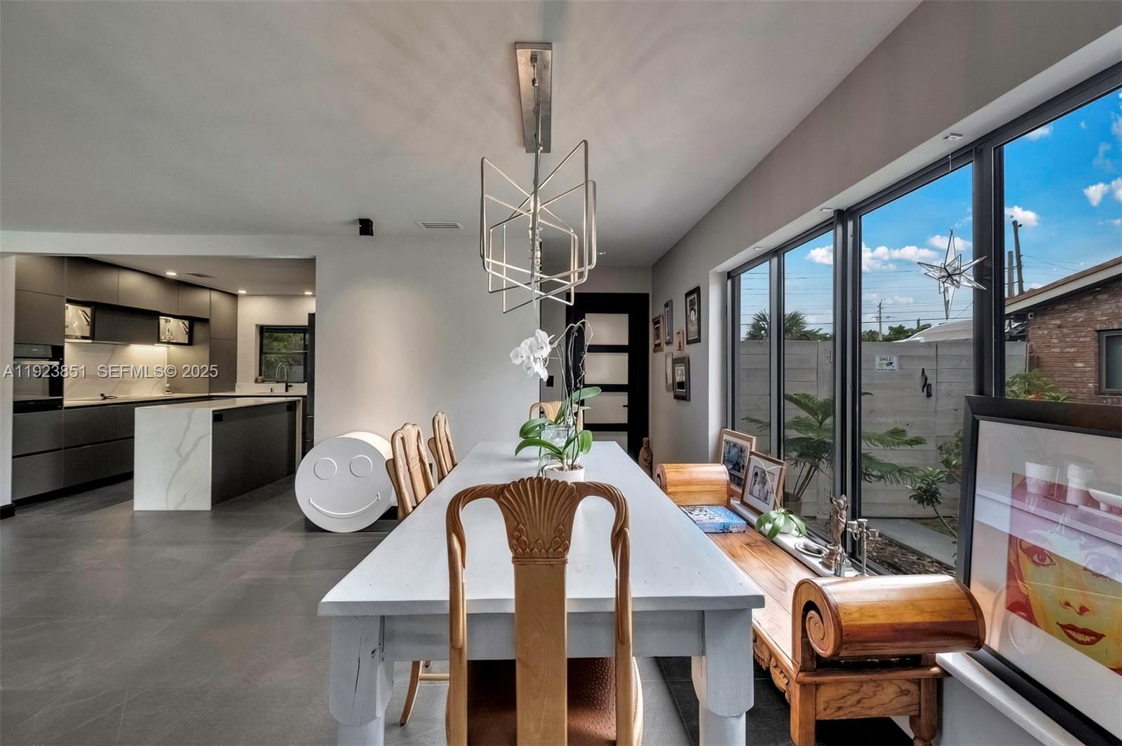 Building Photo - 530 NW 39th St