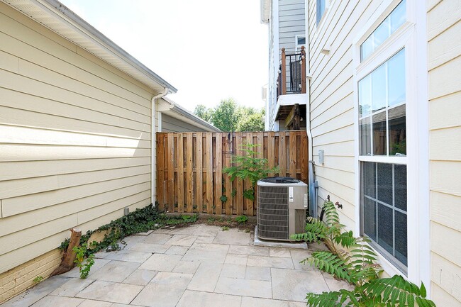 Building Photo - Pet-Friendly Cherry Hill Townhome