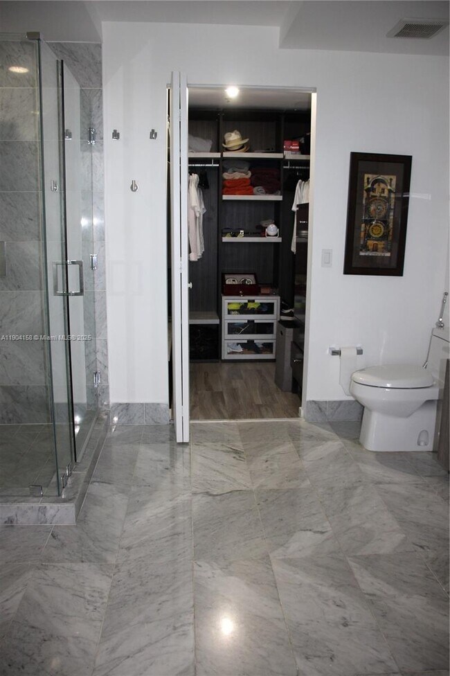 Building Photo - 801 S Miami Ave