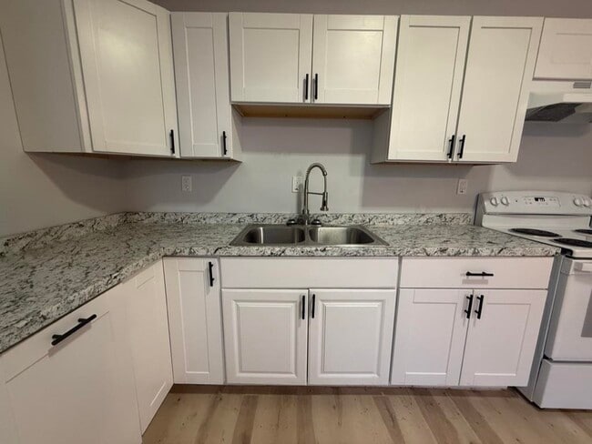 Building Photo - 41-43 Central St